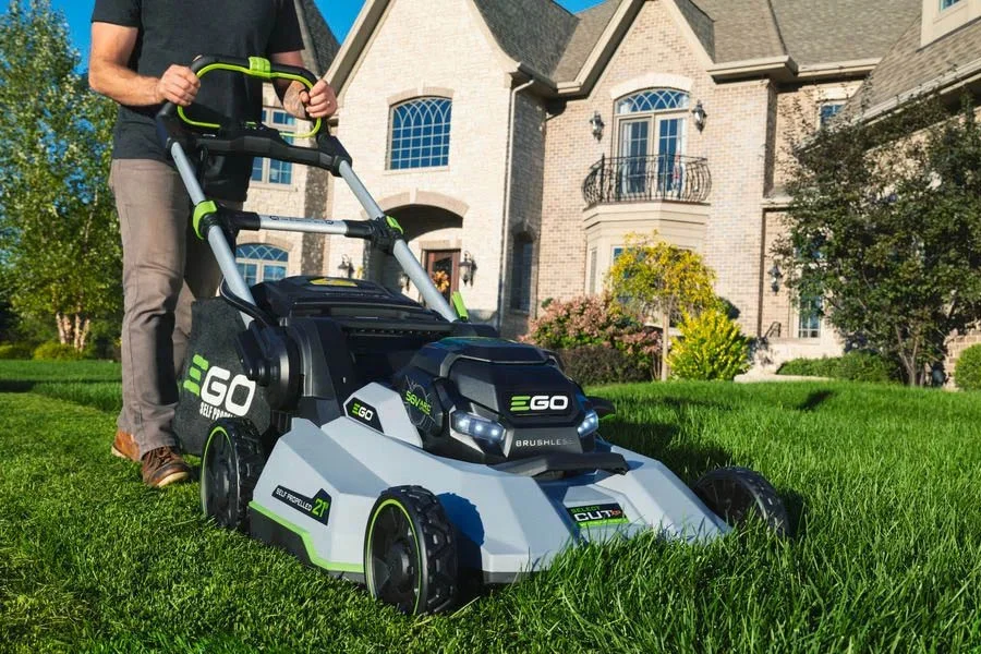 battery self propelled lawn mowers